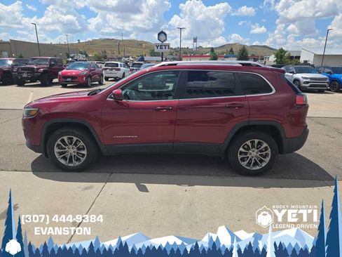 Used 2020 Jeep Cherokee Latitude Plus w/ Comfort/Convenience Group AWD/4WD image 6