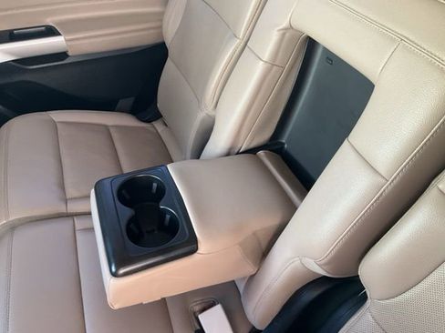 Used 2023 Ford Explorer Limited image 25