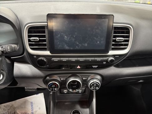 Used 2023 Hyundai Venue SEL w/ Cargo Package image 17