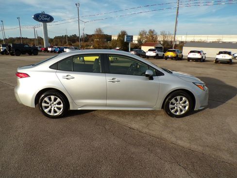 Used 2024 Toyota Corolla LE image 8