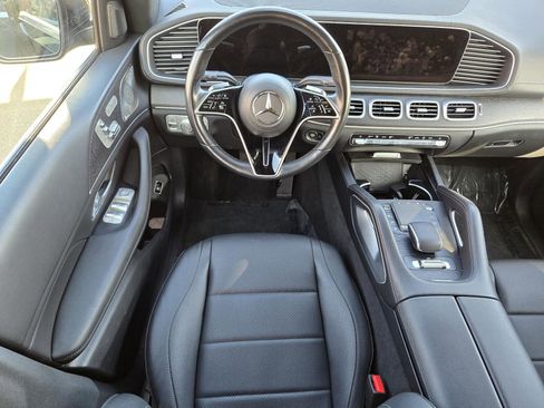 Used 2024 Mercedes-Benz GLS 450 4MATIC image 11