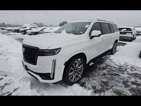 Used 2023 Cadillac Escalade ESV Sport image 3