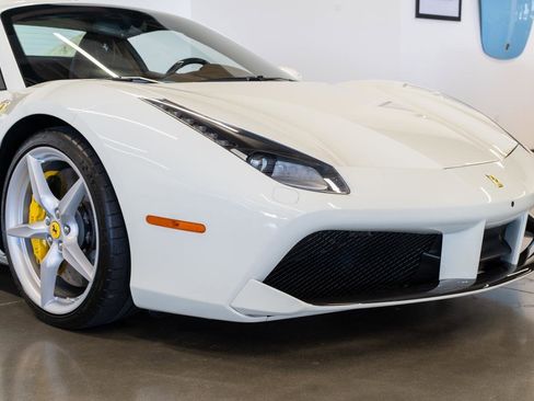 Used 2018 Ferrari 488 Spider image 27