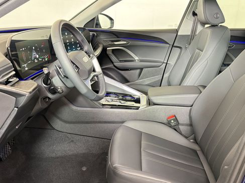 Used 2025 Audi Q5 Premium w/ Convenience Package image 5