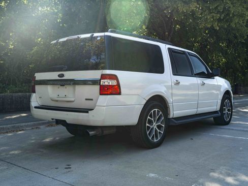 Used 2016 Ford Expedition EL XLT w/ Equipment Group 202A RWD image 9