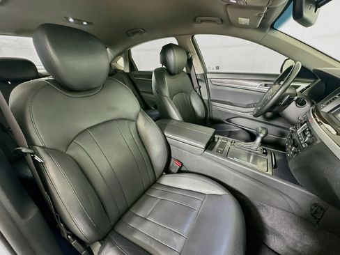 Used 2019 Genesis G80 3.8 RWD image 31