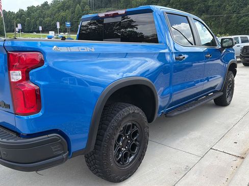 Used 2023 Chevrolet Silverado 1500 ZR2 w/ ZR2 Bison Edition AWD/4WD image 3