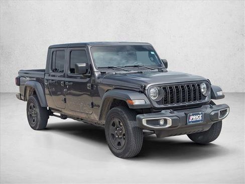 Used 2024 Jeep Gladiator Sport image 3