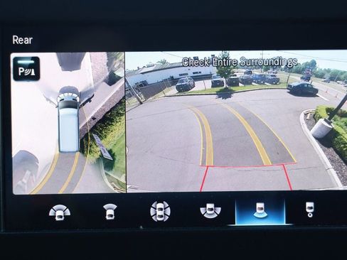 Used 2024 Mercedes-Benz Sprinter 2500 image 16
