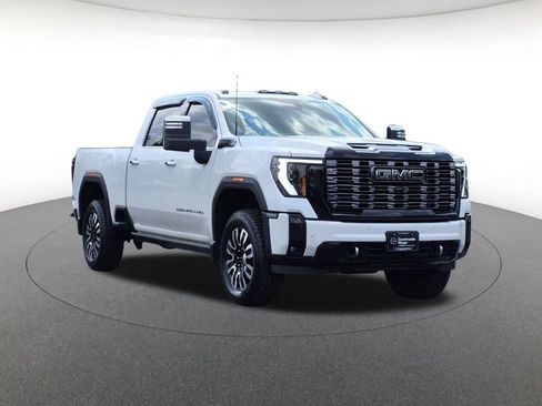 Used 2025 GMC Sierra 2500 Denali Ultimate w/ LPO, GMC Protection Package AWD/4WD image 3