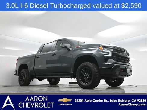 Used 2025 Chevrolet Silverado 1500 LT Trail Boss w/ Convenience Package II image 2