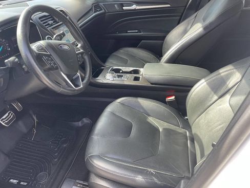 Used 2018 Ford Fusion Titanium image 9