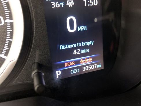 Used 2022 Toyota Corolla LE image 18