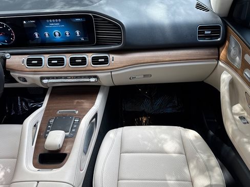 Used 2022 Mercedes-Benz GLE 350 4MATIC w/ Premium Package image 32