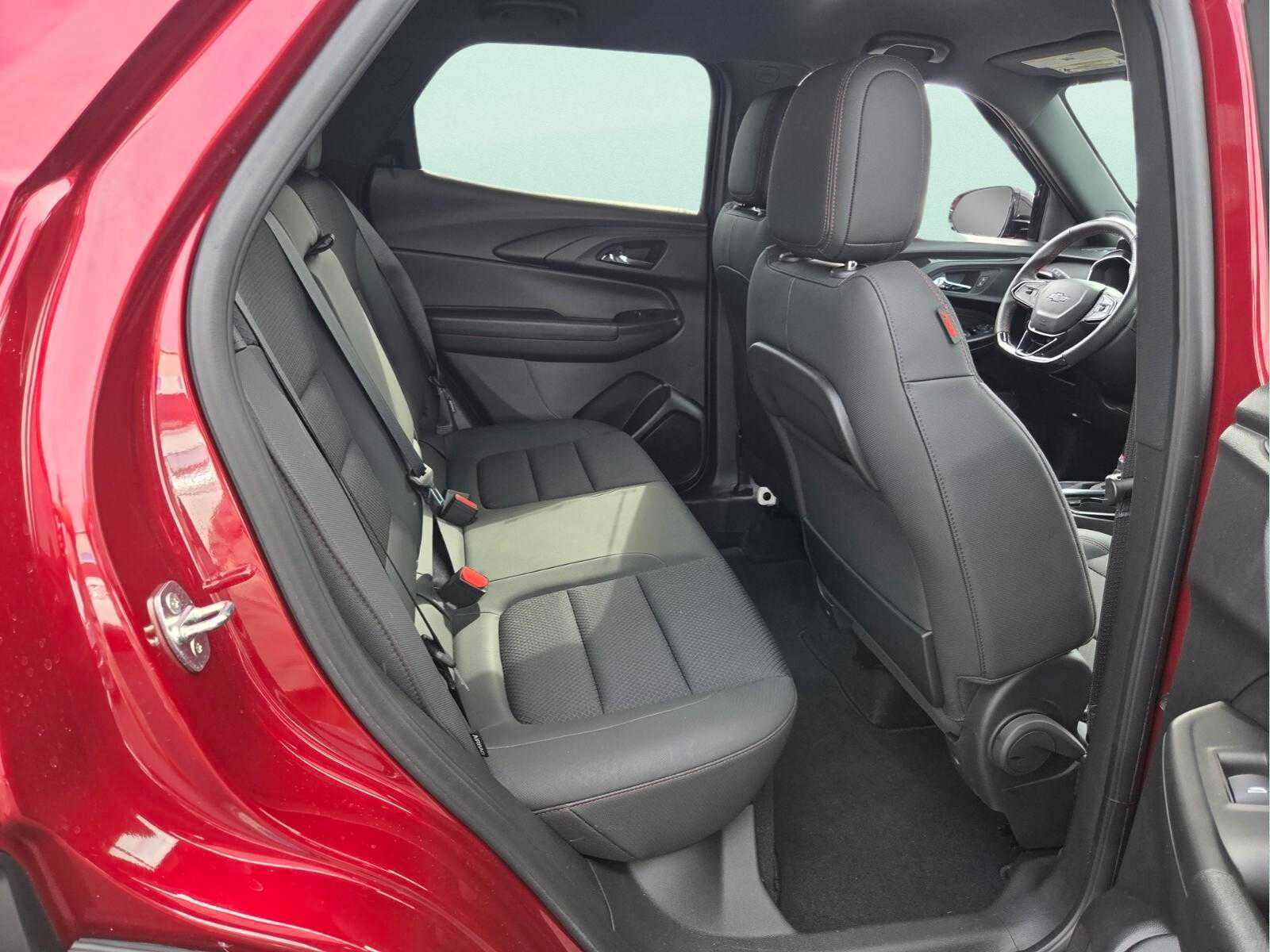 Used 2023 Chevrolet TrailBlazer RS FWD image 18
