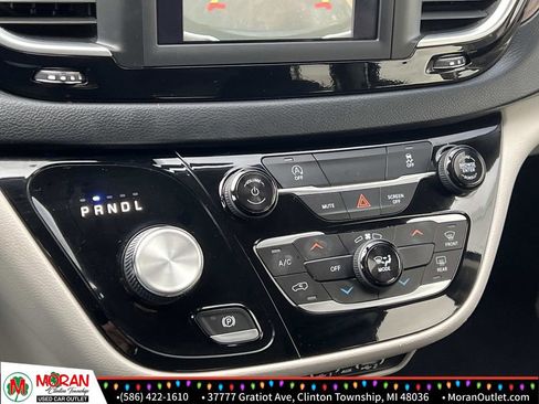 Used 2021 Chrysler Voyager LX image 21