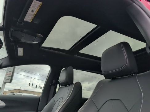 New 2026 Chrysler Pacifica Limited image 24