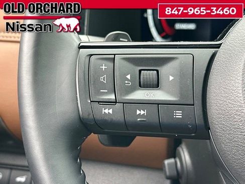 Used 2024 Nissan Pathfinder Platinum image 19