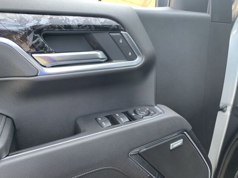 New 2025 GMC Sierra 1500 Elevation w/ Elevation Premium Package AWD/4WD image 39