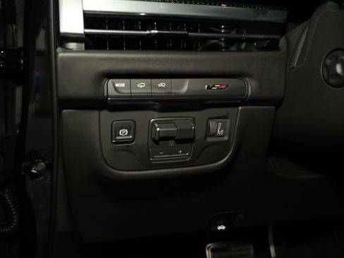 Used 2026 Cadillac Escalade V AWD/4WD image 38