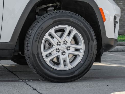 Used 2022 Jeep Grand Cherokee Laredo w/ Luxury Tech Group I image 66