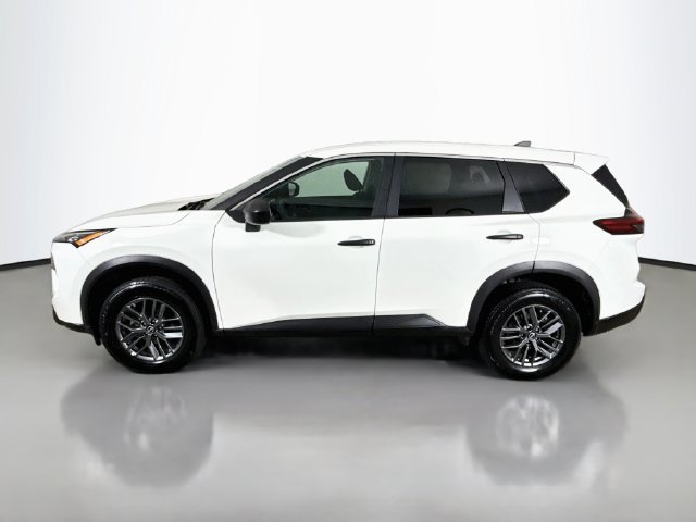 Used 2025 Nissan Rogue S AWD/4WD image 4