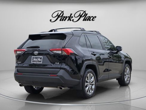 Used 2023 Toyota RAV4 XLE Premium FWD image 5