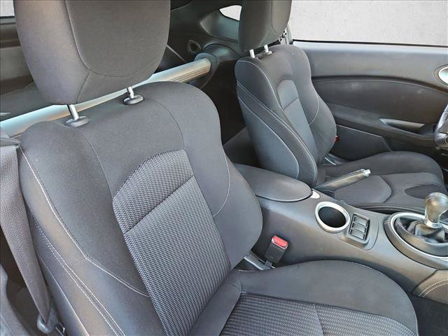 Used 2016 Nissan 370Z Coupe RWD image 22