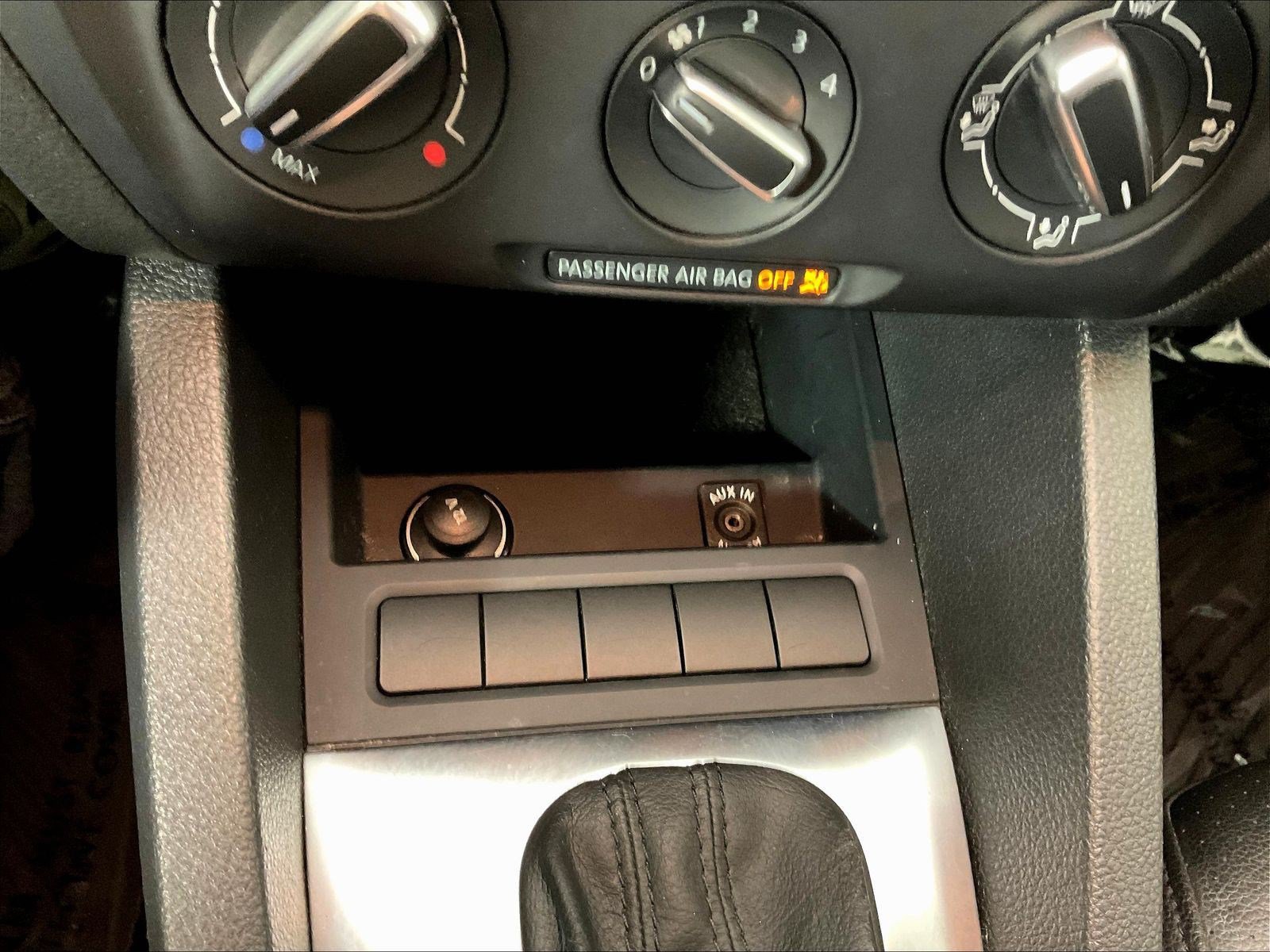 Used 2013 Volkswagen Jetta SE FWD image 14