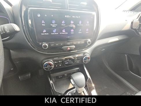 Used 2024 Kia Soul S FWD image 19