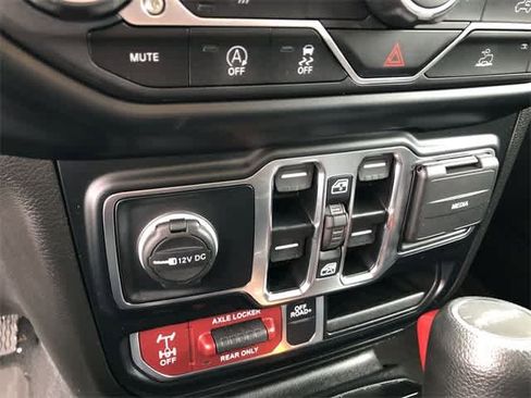 Used 2023 Jeep Gladiator Mojave image 17