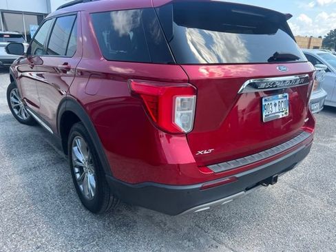 Used 2022 Ford Explorer XLT w/ Equipment Group 202A AWD/4WD image 5