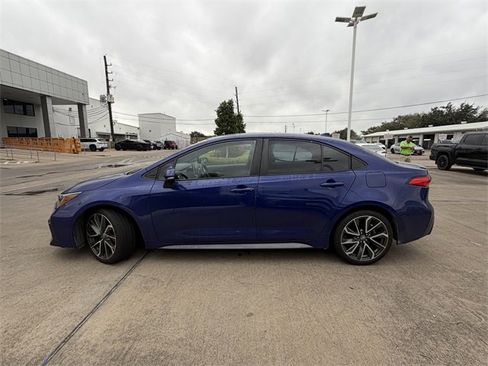 Used 2021 Toyota Corolla SE w/ Carpet Mat Package (TMS) image 8