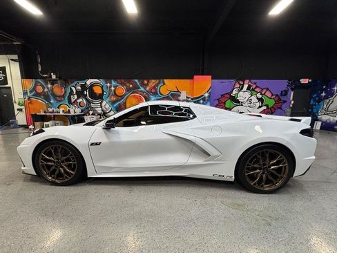 Used 2023 Chevrolet Corvette Stingray Premium Conv w/ Z51 Performance Package RWD image 2