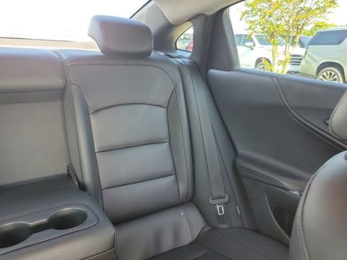 Used 2018 Chevrolet Malibu LT w/ Leather Package FWD image 17