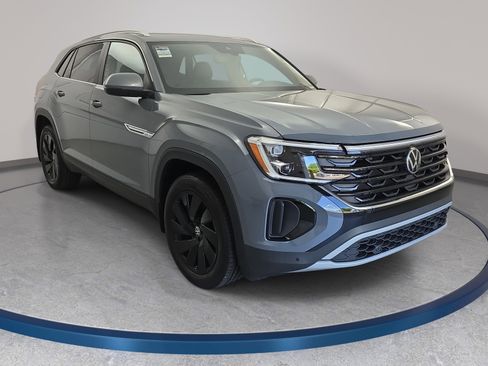 Certified 2024 Volkswagen Atlas Cross Sport SE image 3