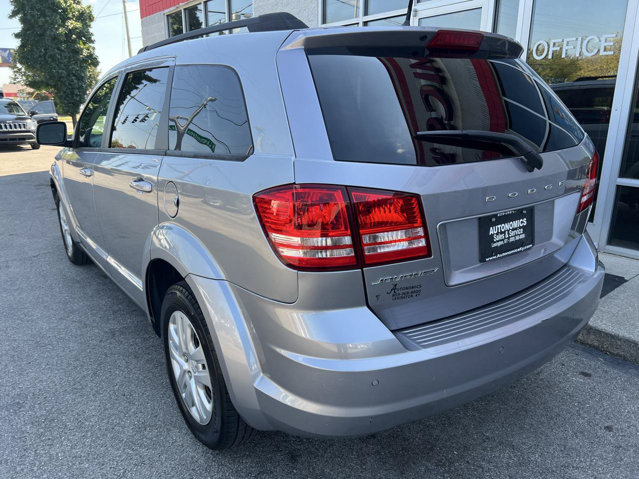 Used 2020 Dodge Journey SE FWD image 5