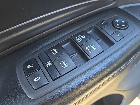 Used 2021 Dodge Durango SXT image 8