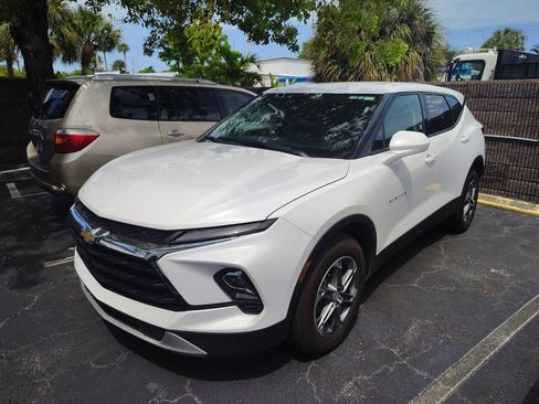 Used 2025 Chevrolet Blazer LT FWD image 5