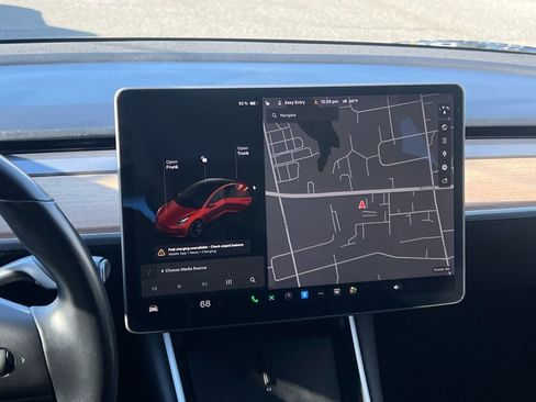 Used 2018 Tesla Model 3 image 18