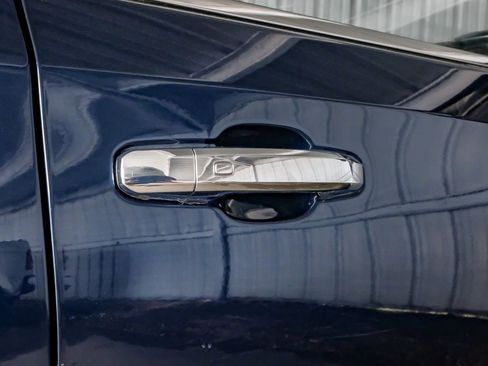 Used 2023 GMC Sierra 1500 SLT image 40