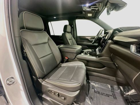 Used 2025 GMC Yukon XL Elevation w/ Technology Package RWD image 29