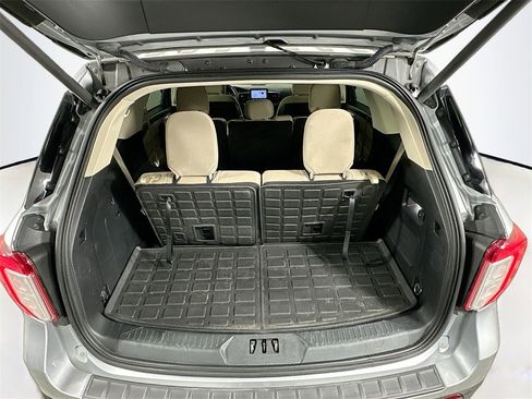 Used 2020 Ford Explorer XLT w/ Class III Trailer Tow Package image 29