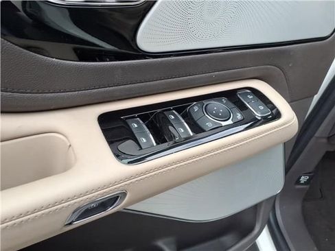 Used 2022 Lincoln Aviator Reserve w/ Equipment Group 201A image 16