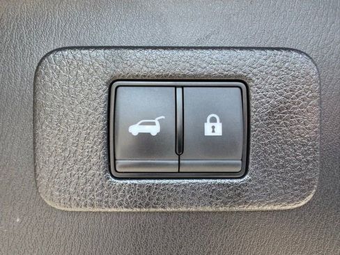 Used 2024 Nissan Armada Platinum w/ Captain's Chairs Package AWD/4WD image 9