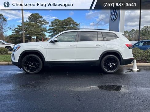 Used 2025 Volkswagen Atlas SE image 5