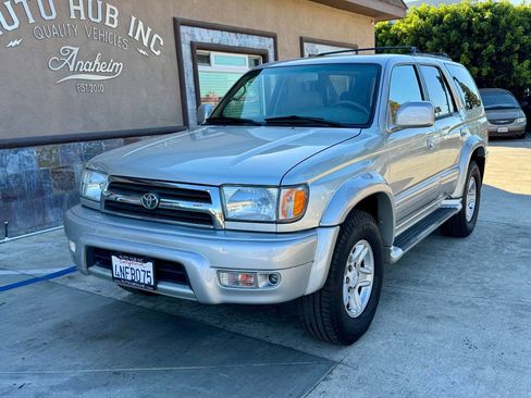 Used 2000 Toyota 4Runner Limited image 2