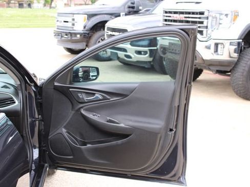 Used 2023 Chevrolet Malibu LT FWD image 34
