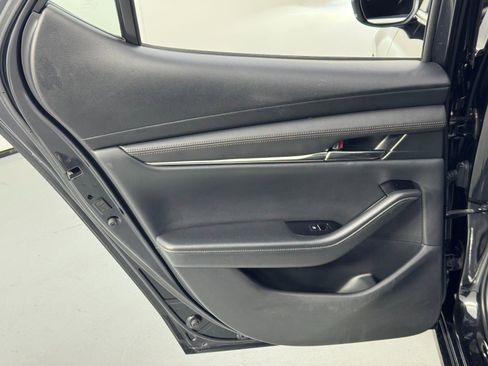 Used 2022 MAZDA MAZDA3 s image 39