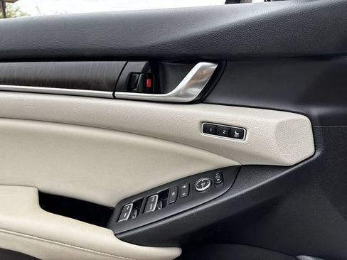 Used 2021 Honda Accord Touring image 19